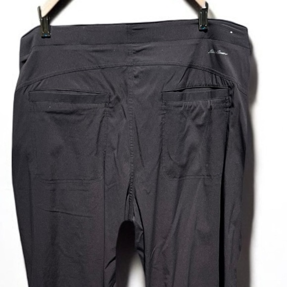 🌻EUC Eddie Bauer Black Lightweight High-Rise Wicking Cargo Pants Womens Size 16 - Picture 4 of 6